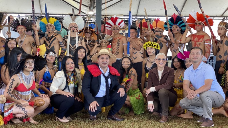 A secretária Beatriz Araujo prestigiou a Festa de Comemoração do Dia dos Povos Indígenas